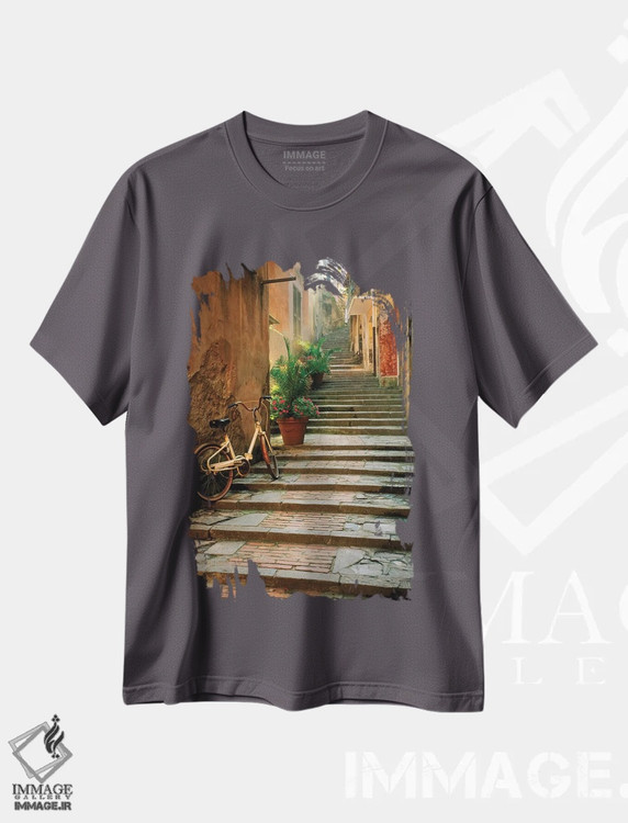 تیشرت طوسی طرح دار Cinque Terre, Monterosso. Bicycle and uphill stairway.,ایتالیا، چینکو تره، مونتروسو. دوچرخه و پلکان سربالایی اثر جینز گالری