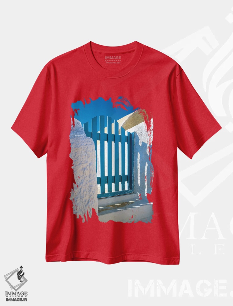 تیشرت قرمز طرح دار Santorini, Oia. Blue gate of home.,یونان، سانتورینی، اویا. دروازه آبی خانه اثر جینز گالری