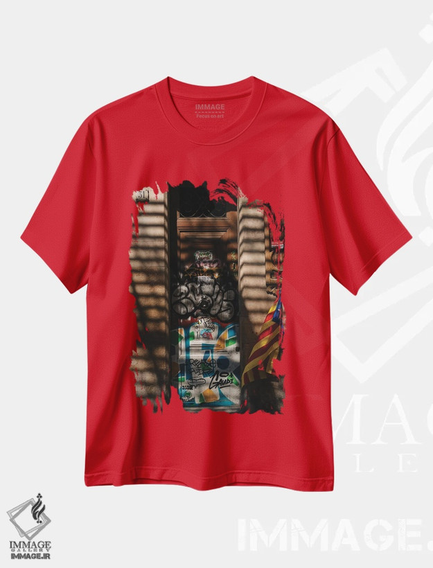 تیشرت قرمز طرح دار سایه های بارسلونا اثر بثانی یانگ