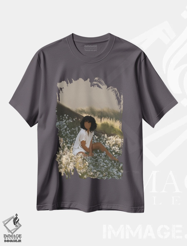 تیشرت طوسی طرح دار دشت گل مروارید اثر اندیله