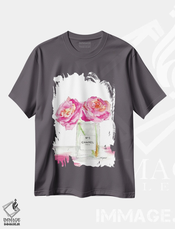 تیشرت طوسی طرح دار گل های صدتومانی و عطر اثر کلسی مک نت