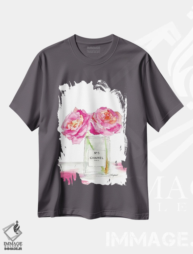 تیشرت طوسی طرح دار گل های صدتومانی و عطر اثر کلسی مک نت