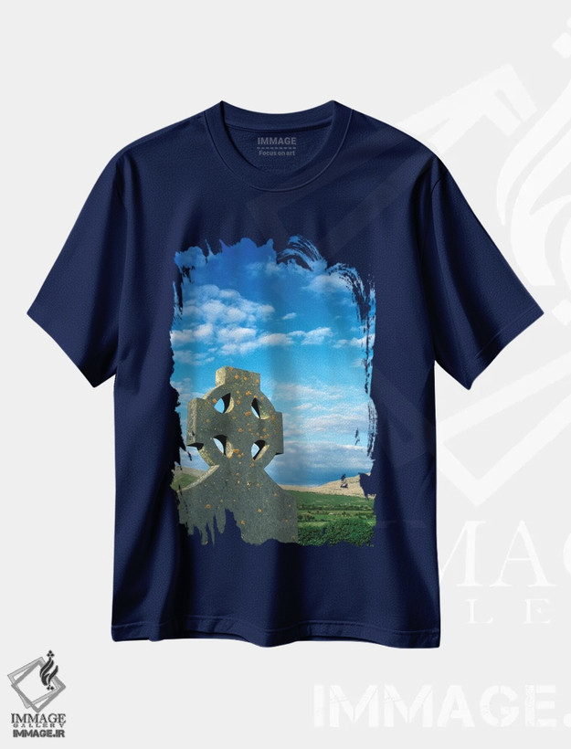 تیشرت سرمه ای طرح طبیعت ,Ireland, Celtic Cross In Field.,اروپا، ایرلند، صلیب سلتی در مزرعه اثر مریلین پارور