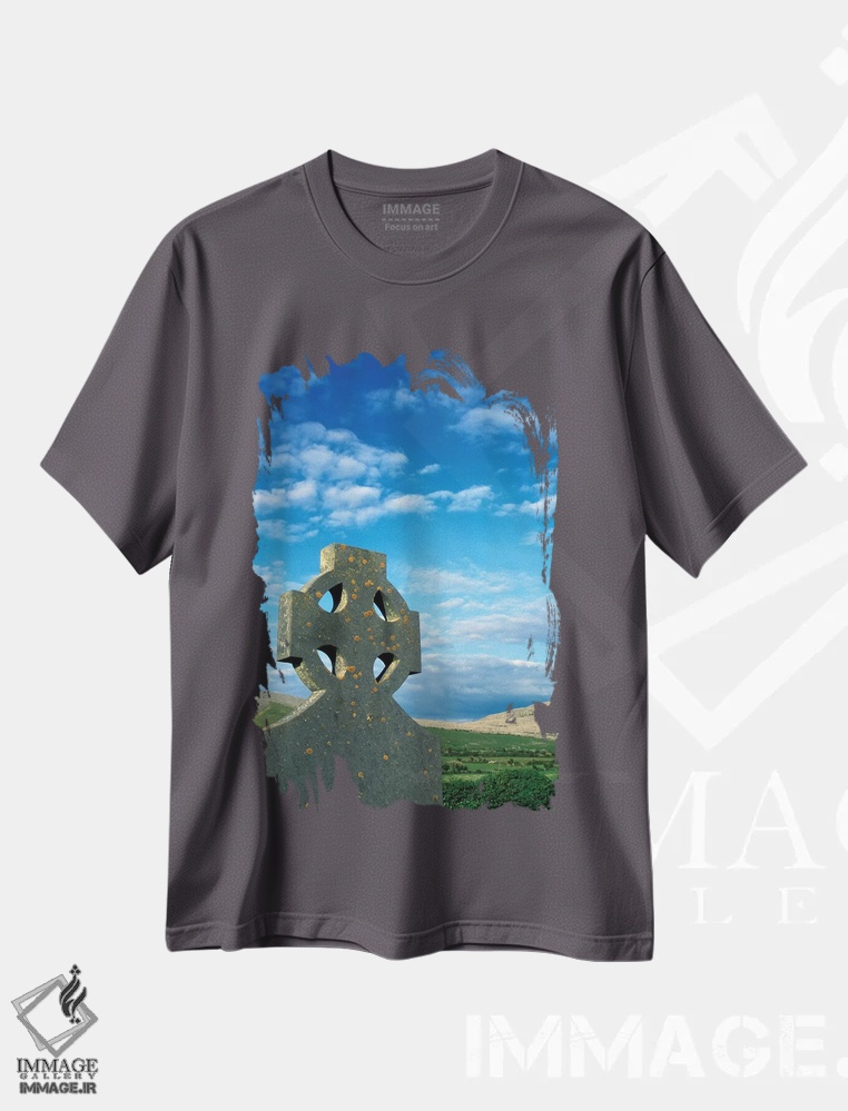 تیشرت طوسی طرح طبیعت ,Ireland, Celtic Cross In Field.,اروپا، ایرلند، صلیب سلتی در مزرعه اثر مریلین پارور