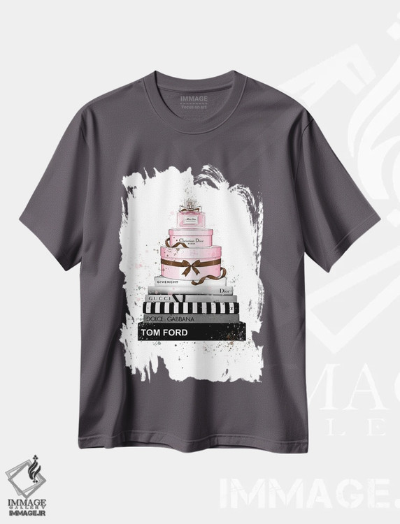 تیشرت طوسی طرح دار کتاب ها، جعبه و عطر اثر هدر گری