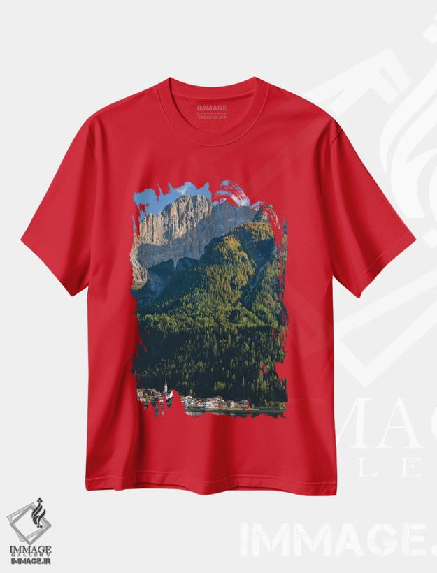 تیشرت قرمز طرح طبیعت ,an icon of the dolomites in the Veneto,دهکده آلگه کنار دریاچه آلگه در پای قله چیوتا، نماد دولومیت های ونتو اثر مارتین زویک