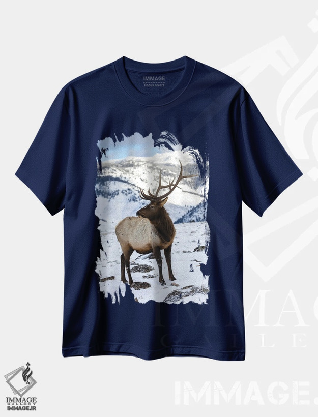 تیشرت سرمه ای طرح دار Wyoming, Yellowstone National Park Lone Bull Elk In Snow,آمریکا، وایومینگ، پارک ملی یلواستون، گوزن نر تنها در برف اثر دارل گالین