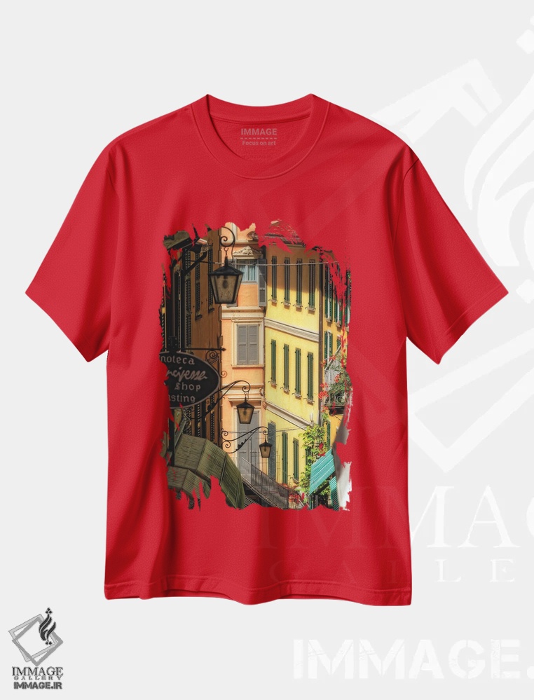 تیشرت قرمز طرح دار خیابانی با ساختمان های رنگارنگ، بلاجیو، دریاچه کومو، لمباردی، ایتالیا اثر جورج اوزه