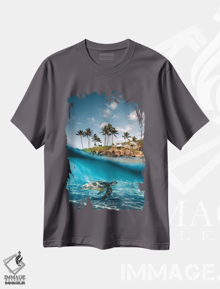تیشرت طوسی طرح دار از خشکی تا دریا اثر لوکاس مور
