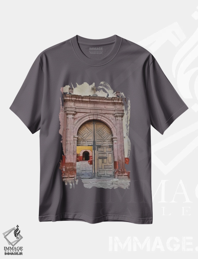 تیشرت طوسی طرح دار Mexico. Open doorway into plaza of church,سن میگوئل د آلنده، مکزیک. درِ باز به سوی میدان کلیسا اثر دارل گالین