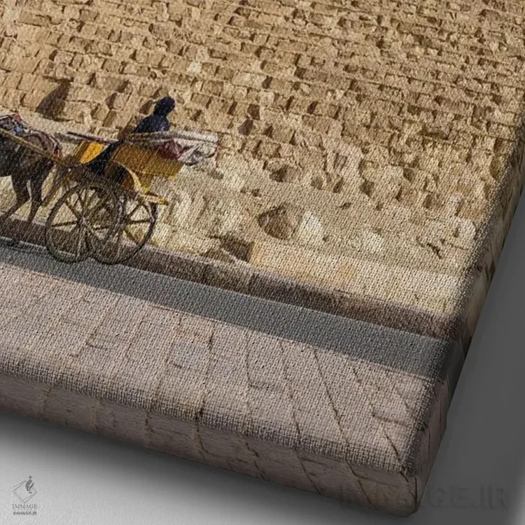 تابلو دکوراتیو مقیاس هرم اثر گیلیارد برسسان - نمای نزدیک بافت بوم