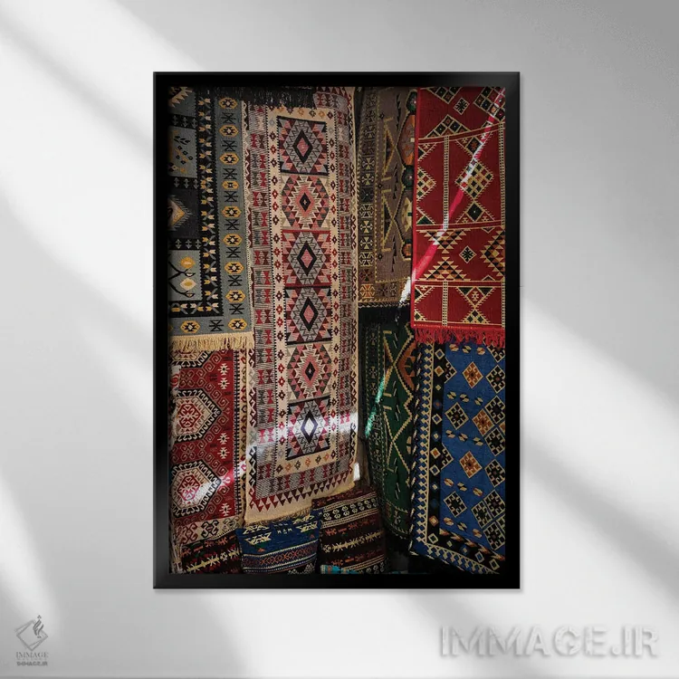 تابلو دکوراتیو گلیم اثر گیلیارد برسسان - نمای قابدار مشکی