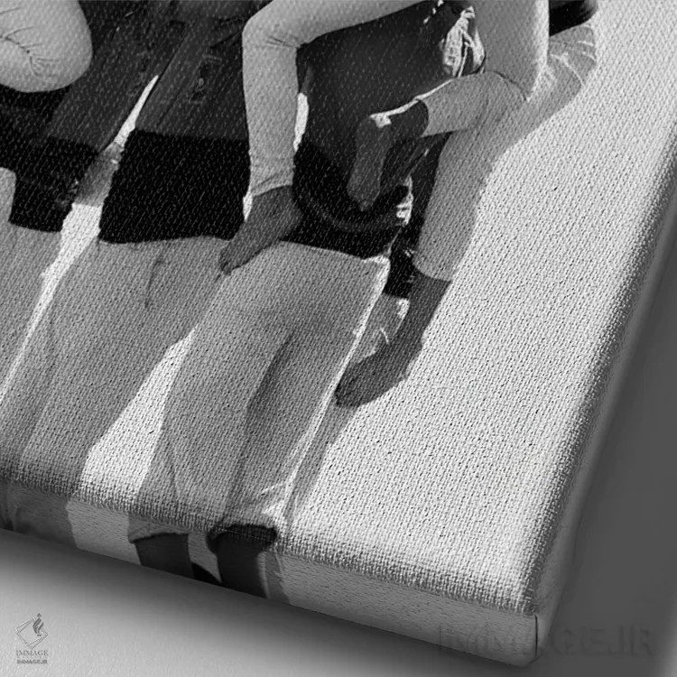 تابلو دکوراتیو برج انسانی اثر گیلیارد برسسان - نمای نزدیک بافت بوم