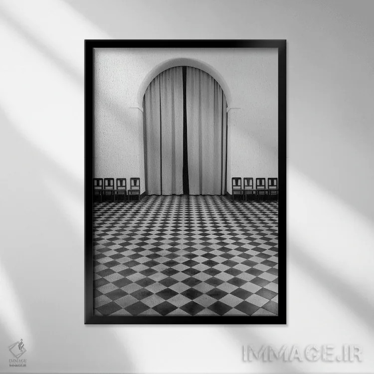 تابلو دکوراتیو اتاق اثر گیلیارد برسسان - نمای قابدار مشکی