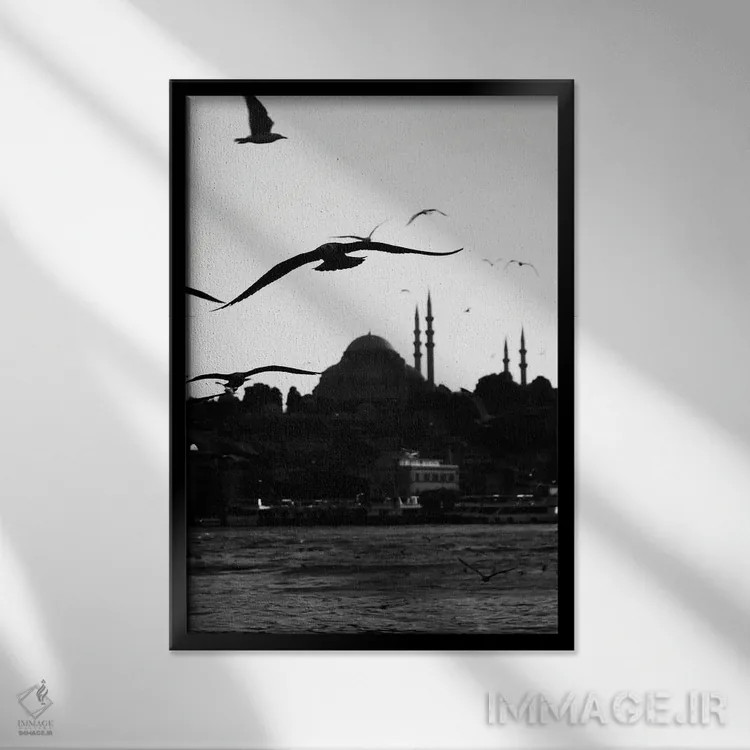 تابلو دکوراتیو نمای شهر در حرکت اثر گیلیارد برسسان - نمای قابدار مشکی