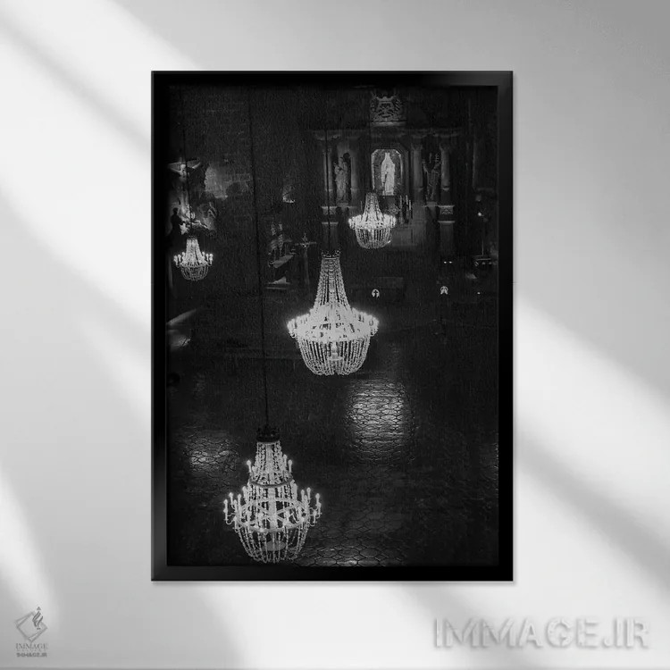 تابلو دکوراتیو لوسترها اثر گیلیارد برسسان - نمای قابدار مشکی