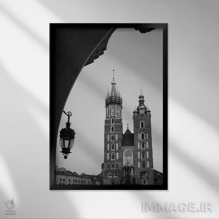 تابلو دکوراتیو کلیسای جامع کراکوف اثر گیلیارد برسسان - نمای قابدار مشکی