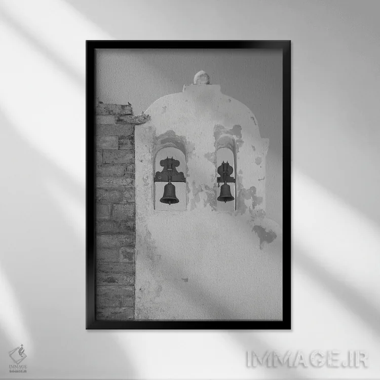 تابلو دکوراتیو زنگ ها اثر گیلیارد برسسان - نمای قابدار مشکی