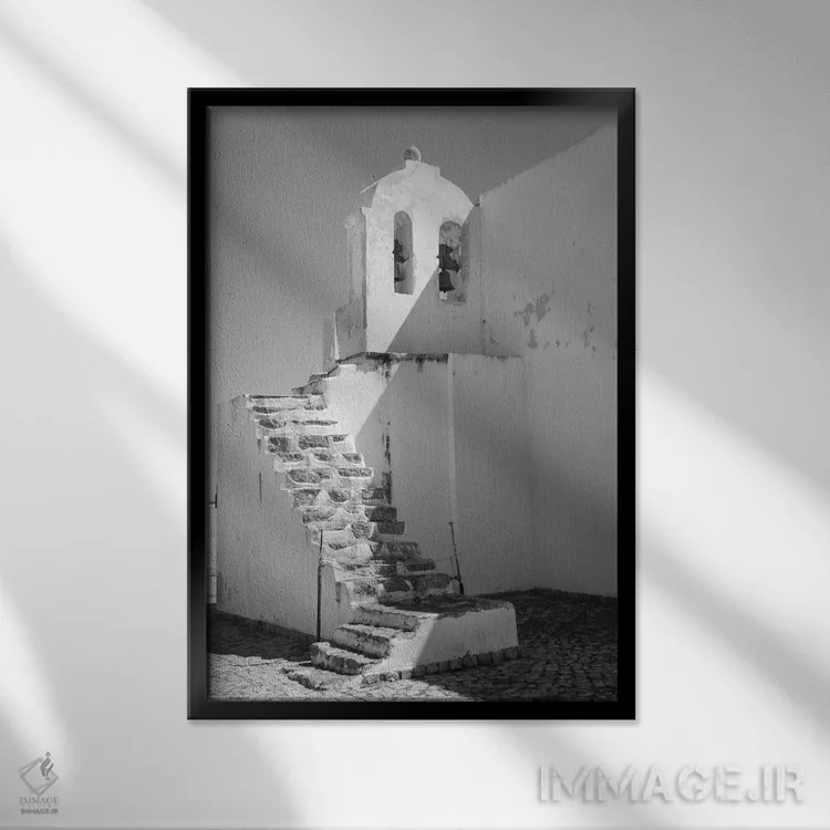 تابلو دکوراتیو کلیسای ساده اثر گیلیارد برسسان - نمای قابدار مشکی