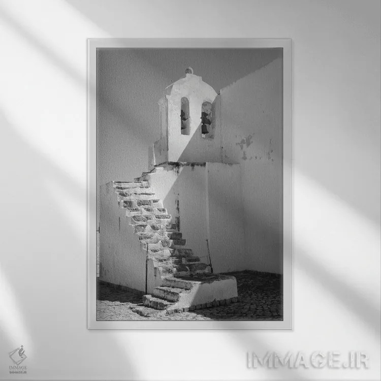 تابلو دکوراتیو کلیسای ساده اثر گیلیارد برسسان - نمای قابدار سفید