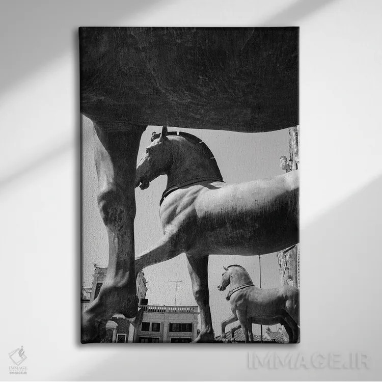 تابلو دکوراتیو ارابه چهار اسب پیروزی اثر گیلیارد برسسان - نمای روبهرو روی دیوار