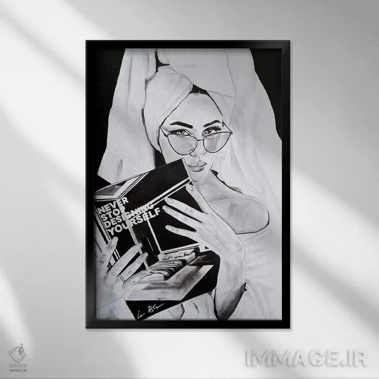 تابلو دکوراتیو هیچ وقت از طراحی خودت دست نکش اثر گیل لبلو - نمای قابدار مشکی