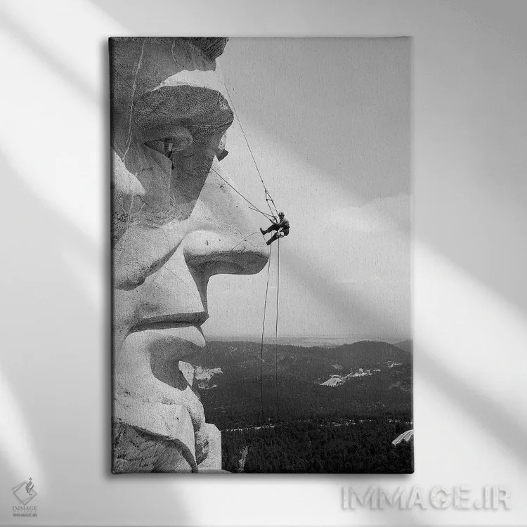 تابلو دکوراتیو صعود از کوه راشمور - نمای روبهرو روی دیوار