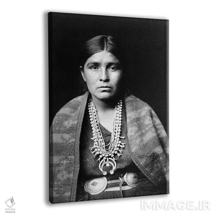تابلو دکوراتیو C1904,زن ناواهو، حدود ۱۹۰۴ اثر ادوارد اس. کرتیس - نمای پرسپکتیو محصول