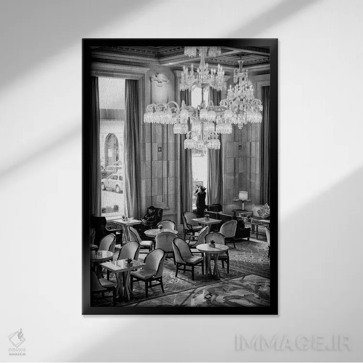 تابلو دکوراتیو عکاسی خیابانی اثر گلاوکو منهالی - نمای قابدار مشکی
