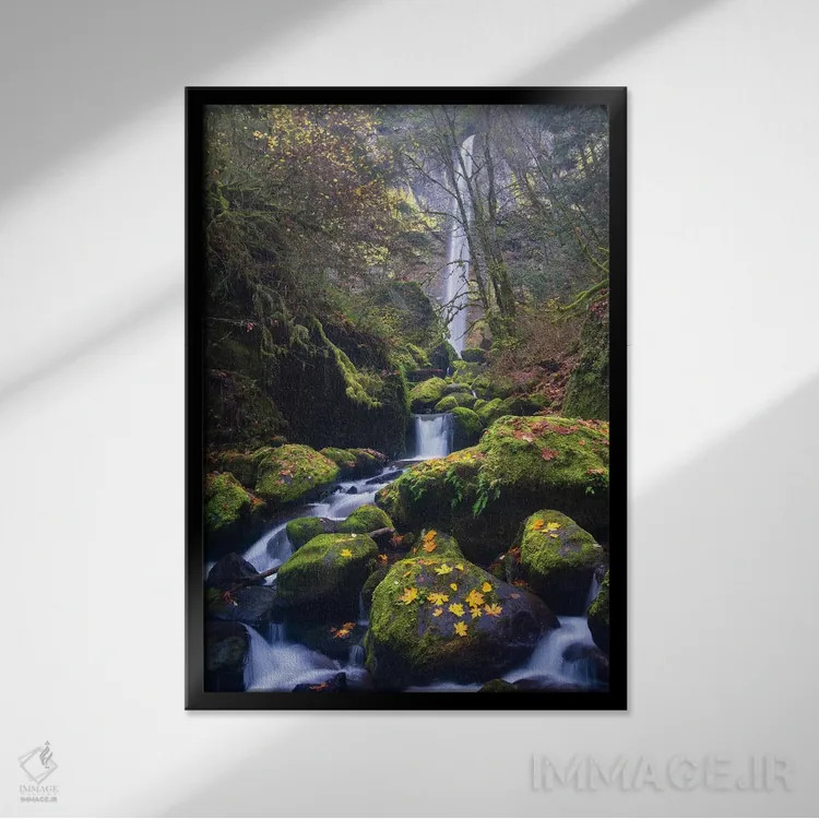 تابلو دکوراتیو Oregon. Autumn view of McCord Creek flowing below Elowah Falls… اثر گری لوهم - نمای قابدار مشکی