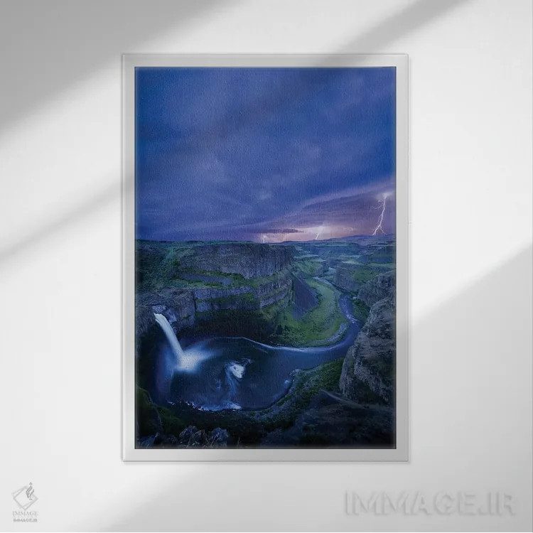 تابلو دکوراتیو Washington State. Palouse Falls at dusk with an approaching li… اثر گری لوهم - نمای قابدار سفید