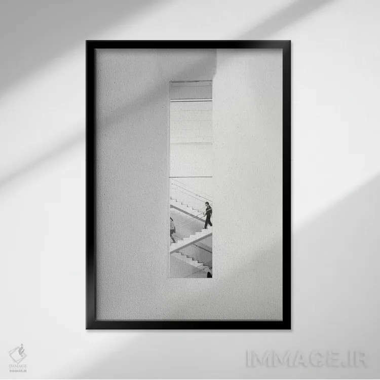 تابلو دکوراتیو راه پله شهری اثر جورج اوزه - نمای قابدار مشکی