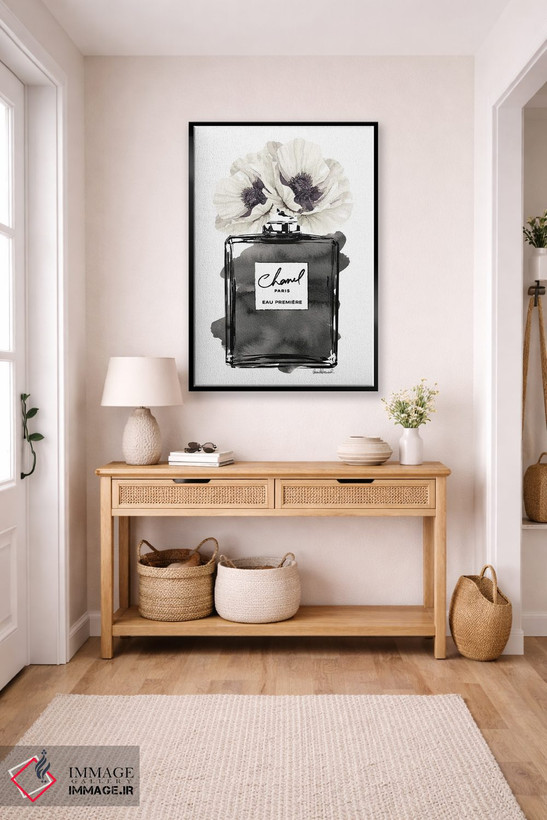 تابلو دکوراتیو Black With Grey & White Poppy,بطری عطر مشکی با شقایق خاک… اثر آماندا گرینوود - D6B