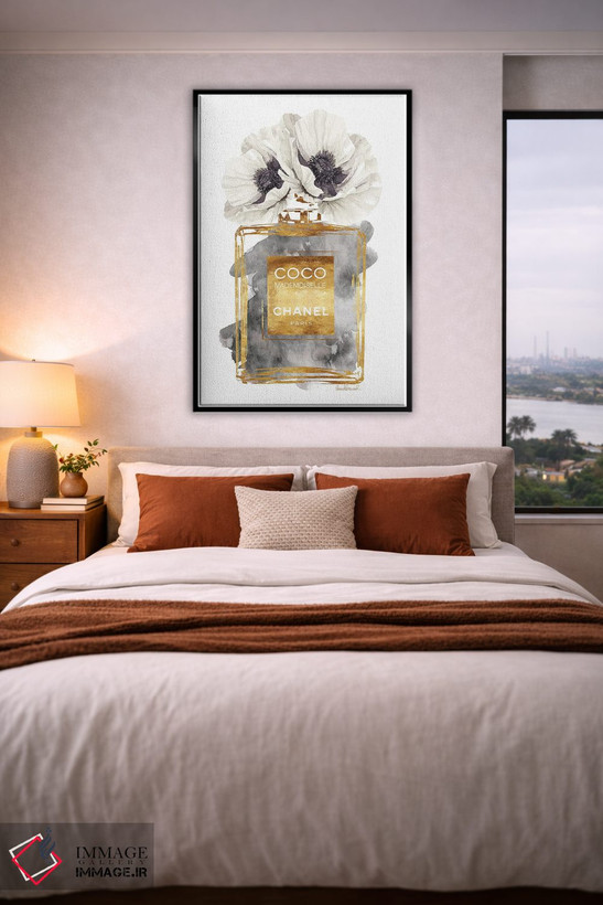تابلو دکوراتیو Dark Gold With Dark Grey & White Poppy,بطری عطر طلایی تی… اثر آماندا گرینوود - D5B