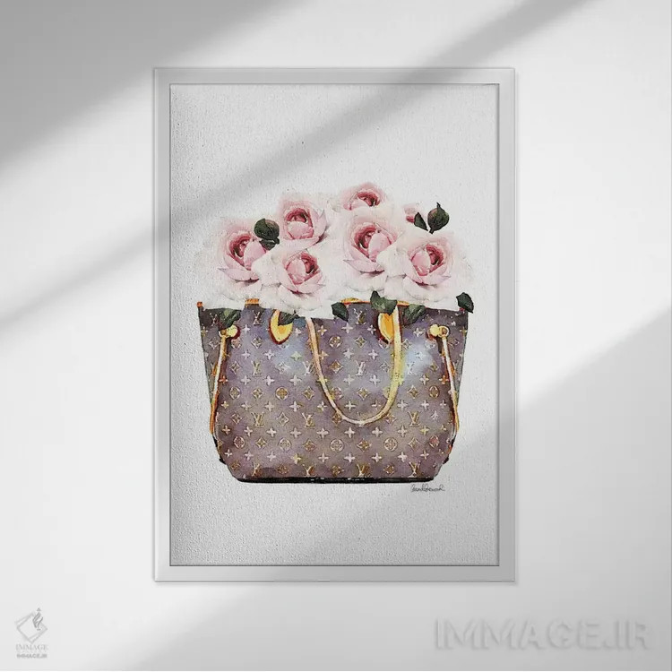 تابلو دکوراتیو کیف قهوه ای پر از رز صورتی روشن اثر آماندا گرینوود - نمای قابدار سفید