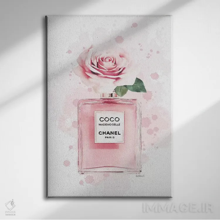 تابلو دکوراتیو گل رز روی عطر صورتی با پس زمینه نقاشی شده اثر آماندا گرینوود - نمای روبهرو روی دیوار