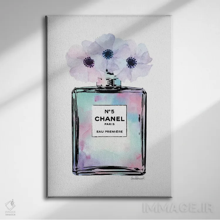 تابلو دکوراتیو Purple And Pink Perfume With Painted Flowers,عطر نعناعی… اثر آماندا گرینوود - نمای روبهرو روی دیوار