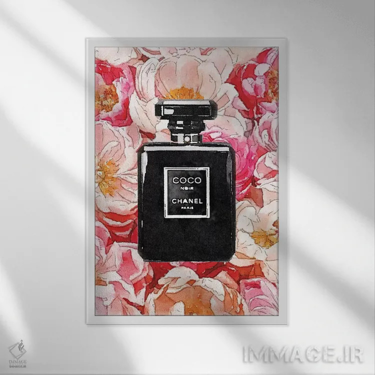 تابلو دکوراتیو بطری عطر مشکی روی بستری از گل صدتومانی اثر آماندا گرینوود - نمای قابدار سفید