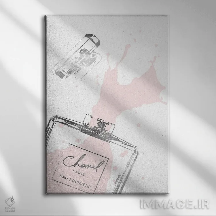 تابلو دکوراتیو پاشش عطر در نقره ای و صورتی روشن اثر آماندا گرینوود - نمای روبهرو روی دیوار