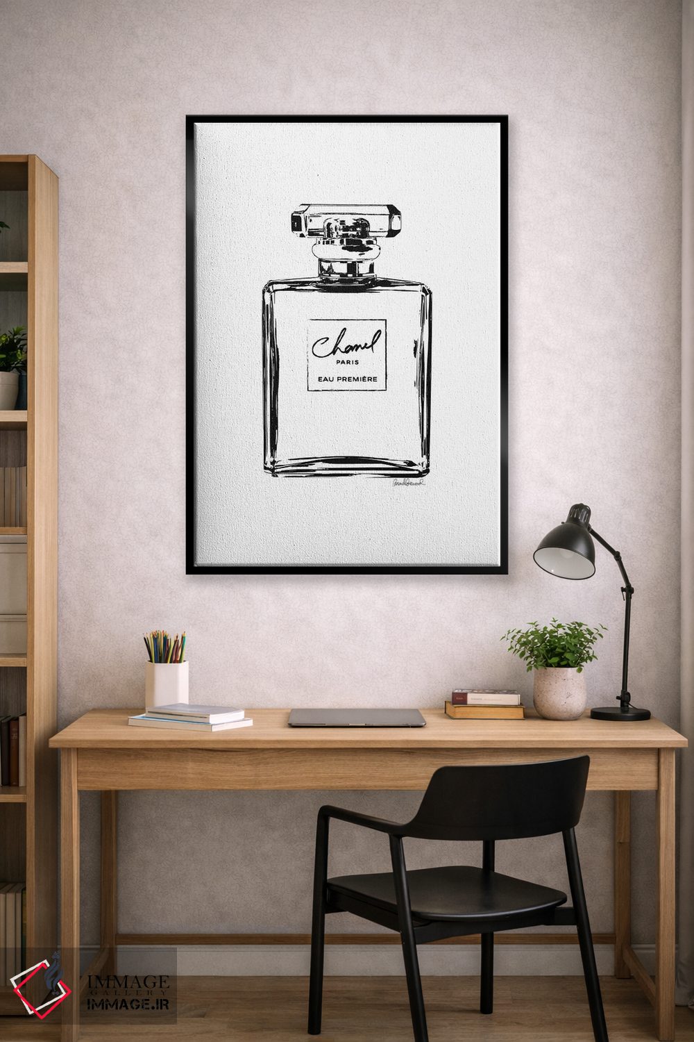 تابلو دکوراتیو طرح خطی بطری عطر مشکی اثر آماندا گرینوود - D2B