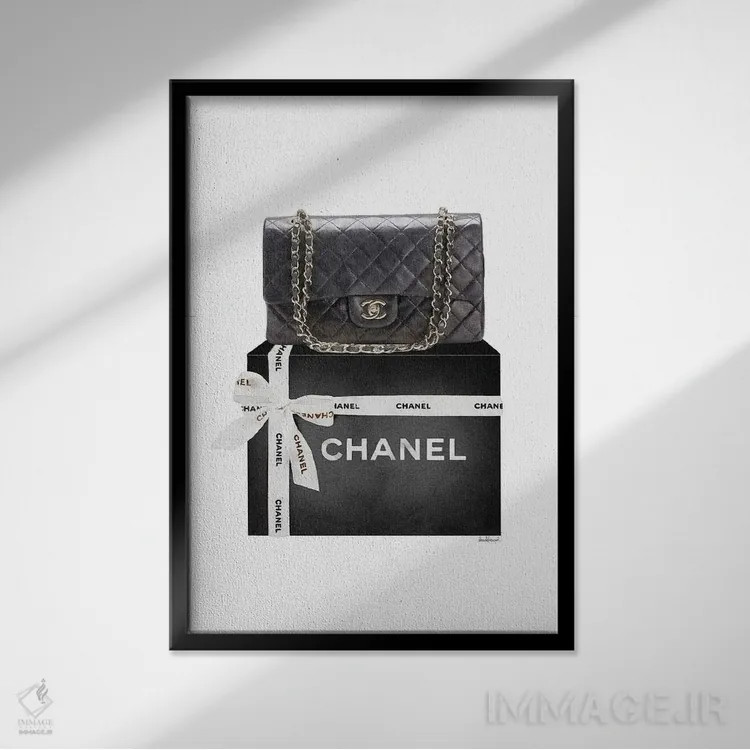 تابلو دکوراتیو کیف دوخته شده با زنجیر نقره ای روی جعبه اثر آماندا گرینوود - نمای قابدار مشکی