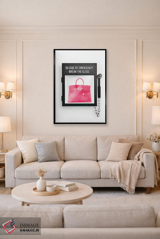 تابلو دکوراتیو With Pink Bag,در صورت اضطرار با کیف صورتی اثر آماندا گرینوود - D5B