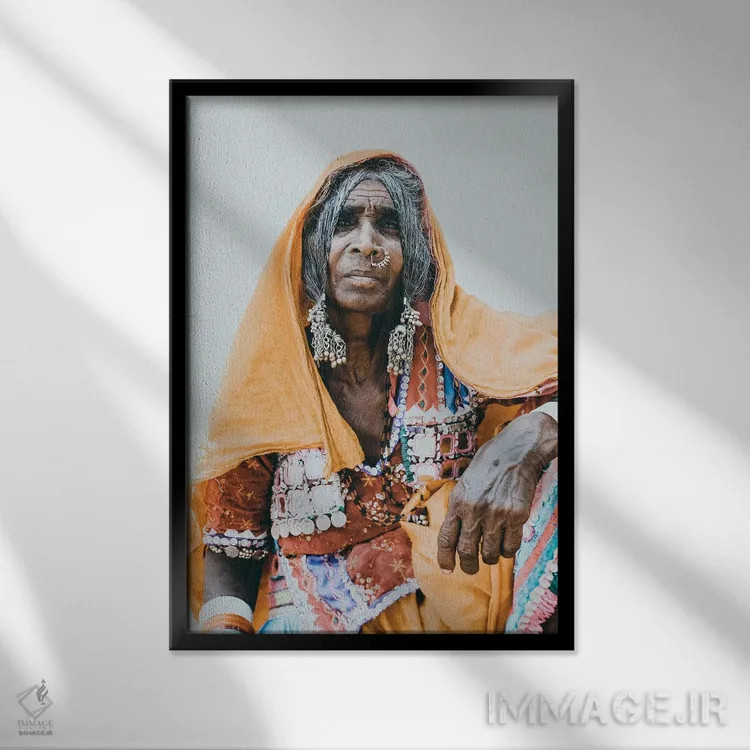 تابلو دکوراتیو همپی، هند اثر لوک آنتونی گرم - نمای قابدار مشکی