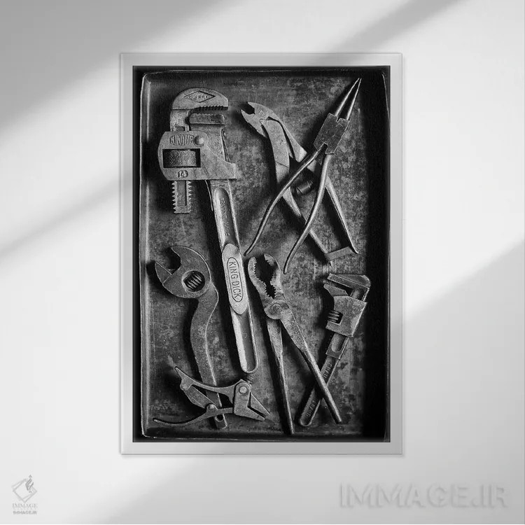 تابلو دکوراتیو مجموعه ای از ابزارآلات قدیمی اثر استیفن هاجتس - نمای قابدار سفید