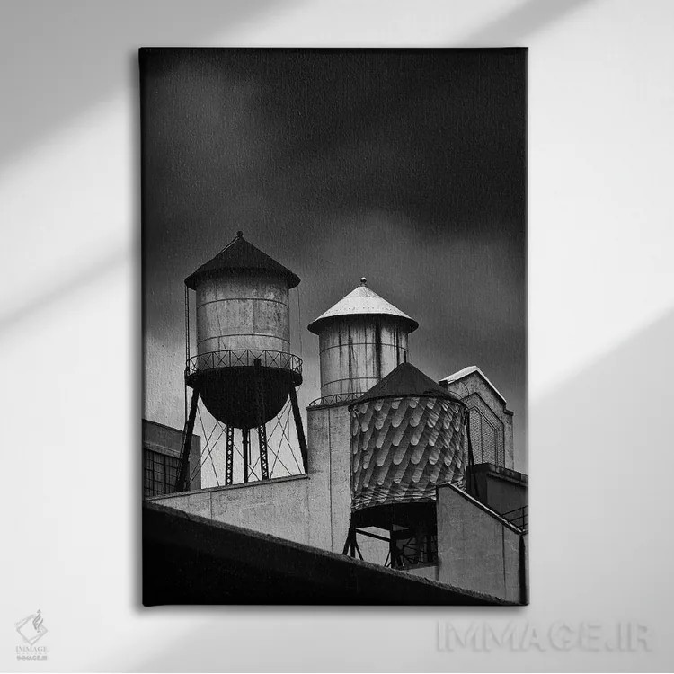 تابلو دکوراتیو بشکه های آب نیویورک اثر استیفن هاجتس - نمای روبهرو روی دیوار