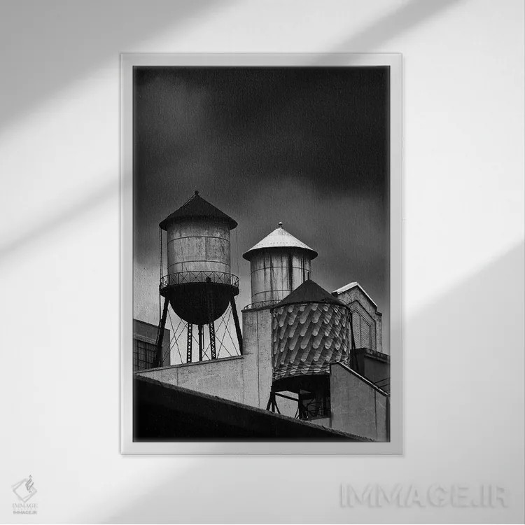 تابلو دکوراتیو بشکه های آب نیویورک اثر استیفن هاجتس - نمای قابدار سفید
