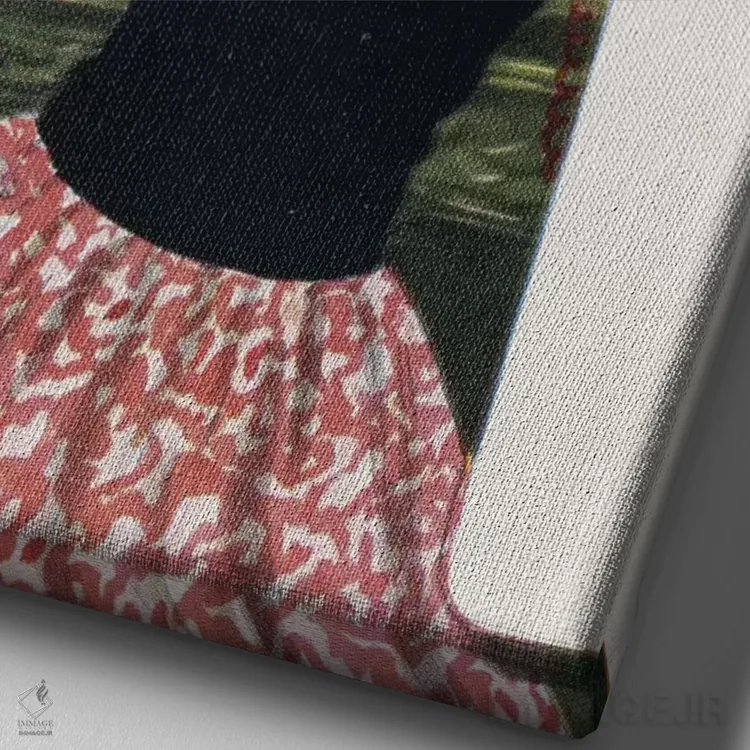 تابلو دکوراتیو Red Scarf, Red Lips And Red Skirt,تلفن قرمز، شال قرمز، ل… اثر همینگوی دیزاین - نمای نزدیک بافت بوم