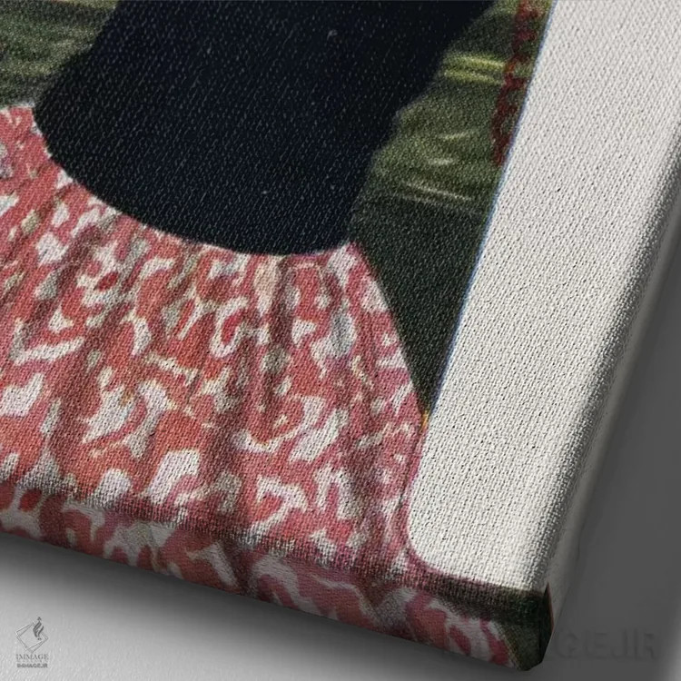 تابلو دکوراتیو Red Scarf, Red Lips And Red Skirt,تلفن قرمز، شال قرمز، ل… اثر همینگوی دیزاین - نمای نزدیک بافت بوم