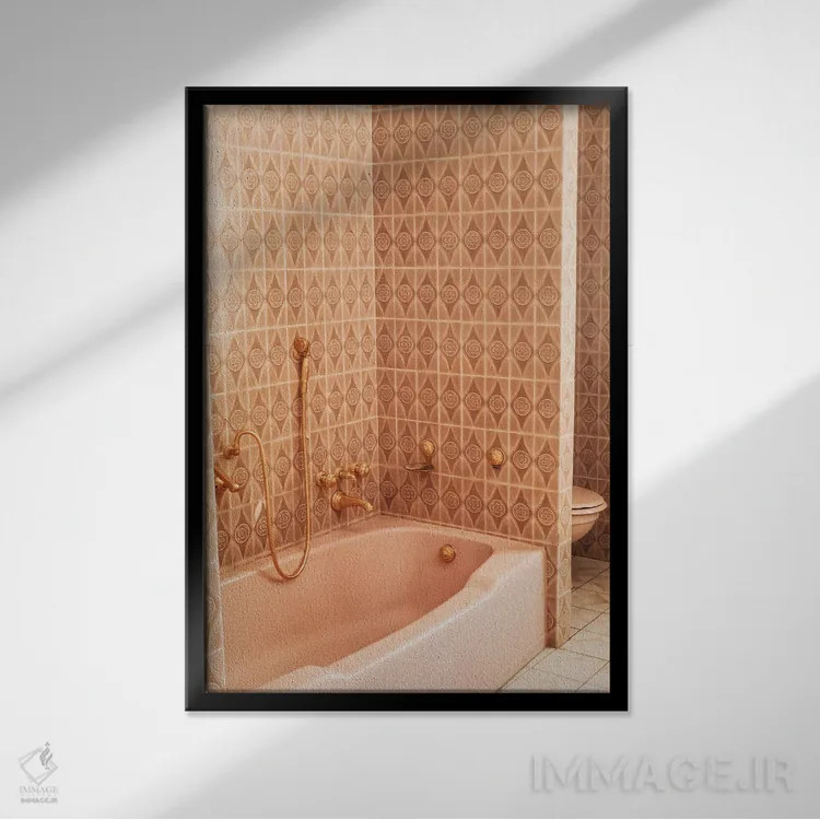تابلو دکوراتیو وان صورتی و طلایی اثر سباستین هیلگتاگ - نمای قابدار مشکی