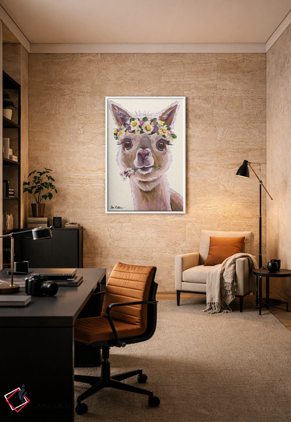 تابلو دکوراتیو آلپاکا با تاج گل روی زمینه هلویی اثر هیپی هاوند استودیوز - D6W